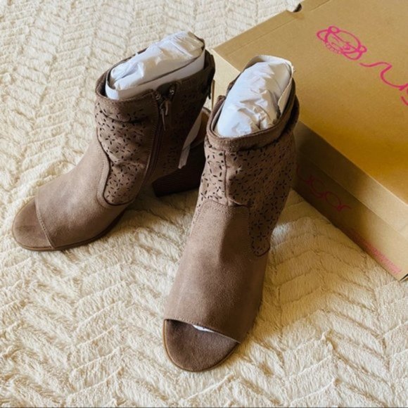 Francesca's | NWT Veruca Peep Toe Bootie - Picture 6 of 9